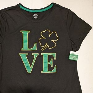 St Patrick's Day T-shirt "Love" Graphic green and gold on black. Medium